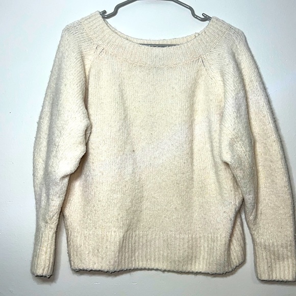 Victoria Secret Cream Knit Sweater Women’s Size Small Warm Wide Crew Neck - Picture 2 of 7